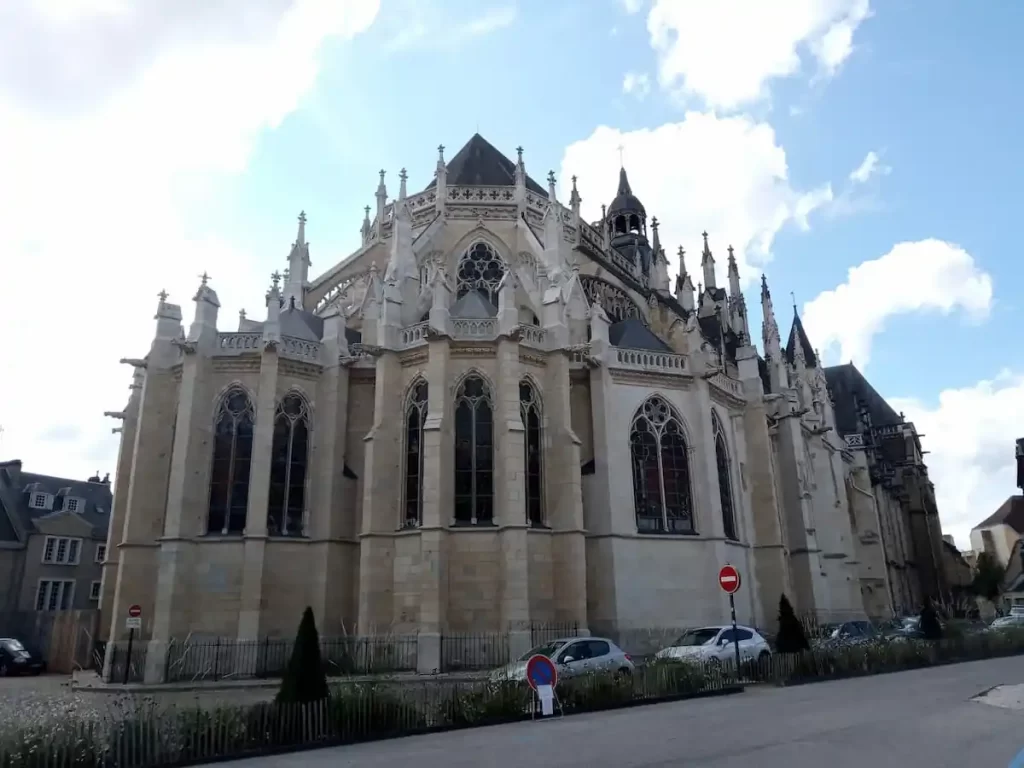 サン・シル・エ・サント・ジュリット大聖堂　Cathédrale Saint-Cyr-et-Sainte-Julitte