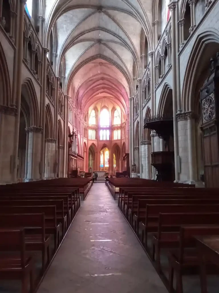 サンシルエサントジュリット大聖堂　Cathédrale Saint-Cyr-et-Sainte-Julitte