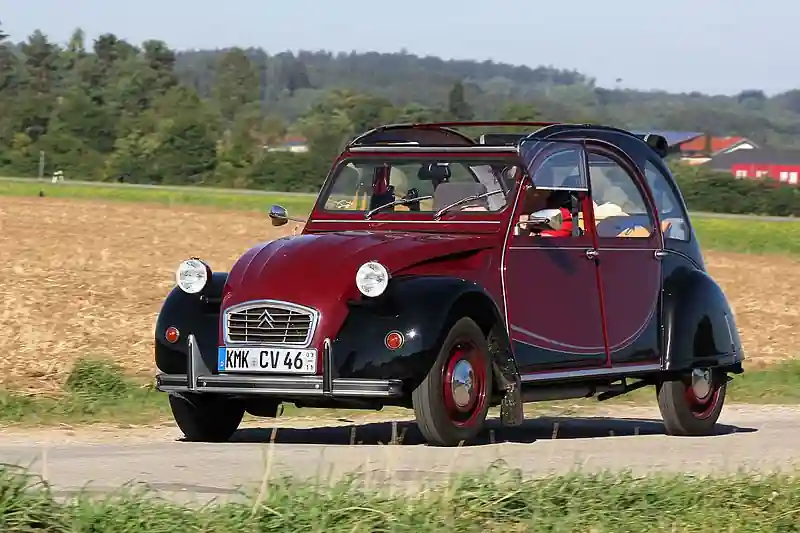 現在でも大人気のシトロエン２CV（Deux Chevaux）