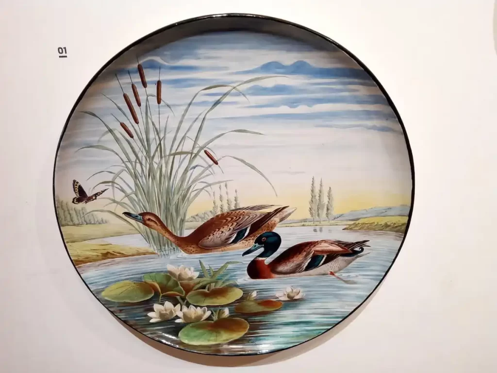 19世紀につくられたAntoine Montagnon製のヌヴェールの飾り皿