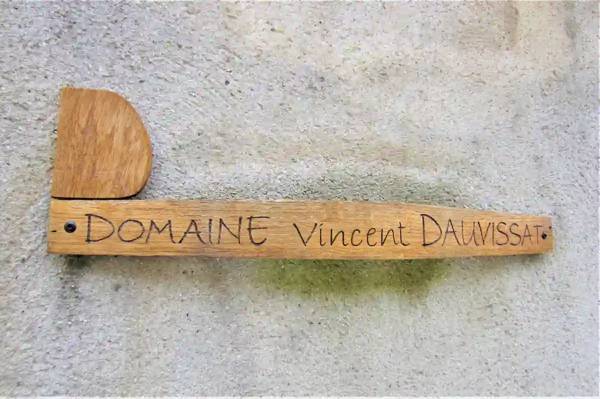 ドメーヌ・ヴァンサン・ドーヴィサの看板