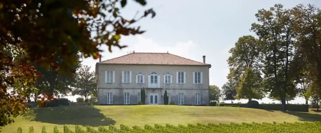 2014年にメルシャンから売却されたシャトー・レイソン Chateau Reysson の建物